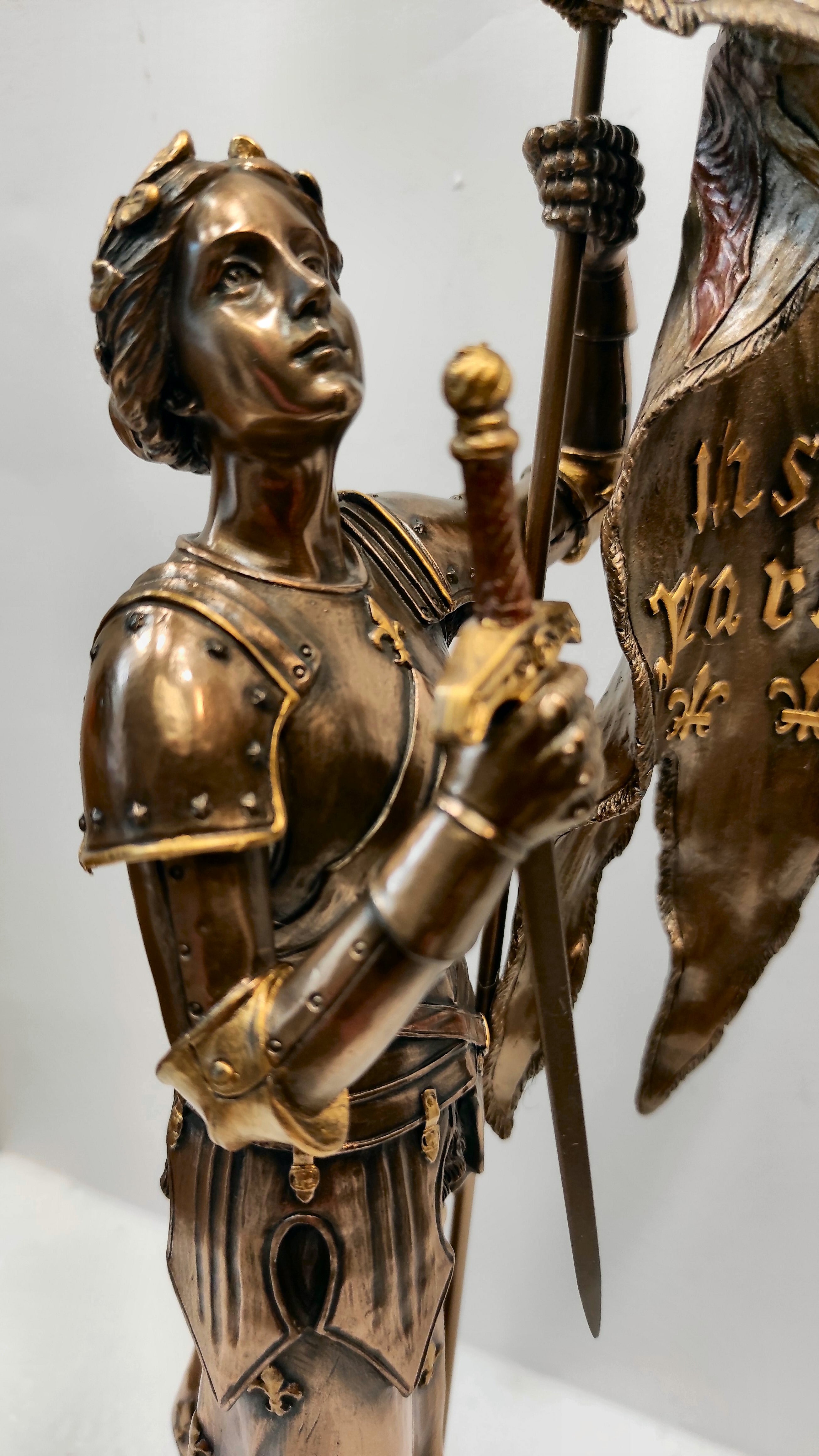 JEANNE D'ARC AU SACRE/ARMURE/MOYEN AGE