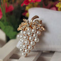 BROCHE GRAPPE DE RAISINS PERLES ET ZIRCONIA