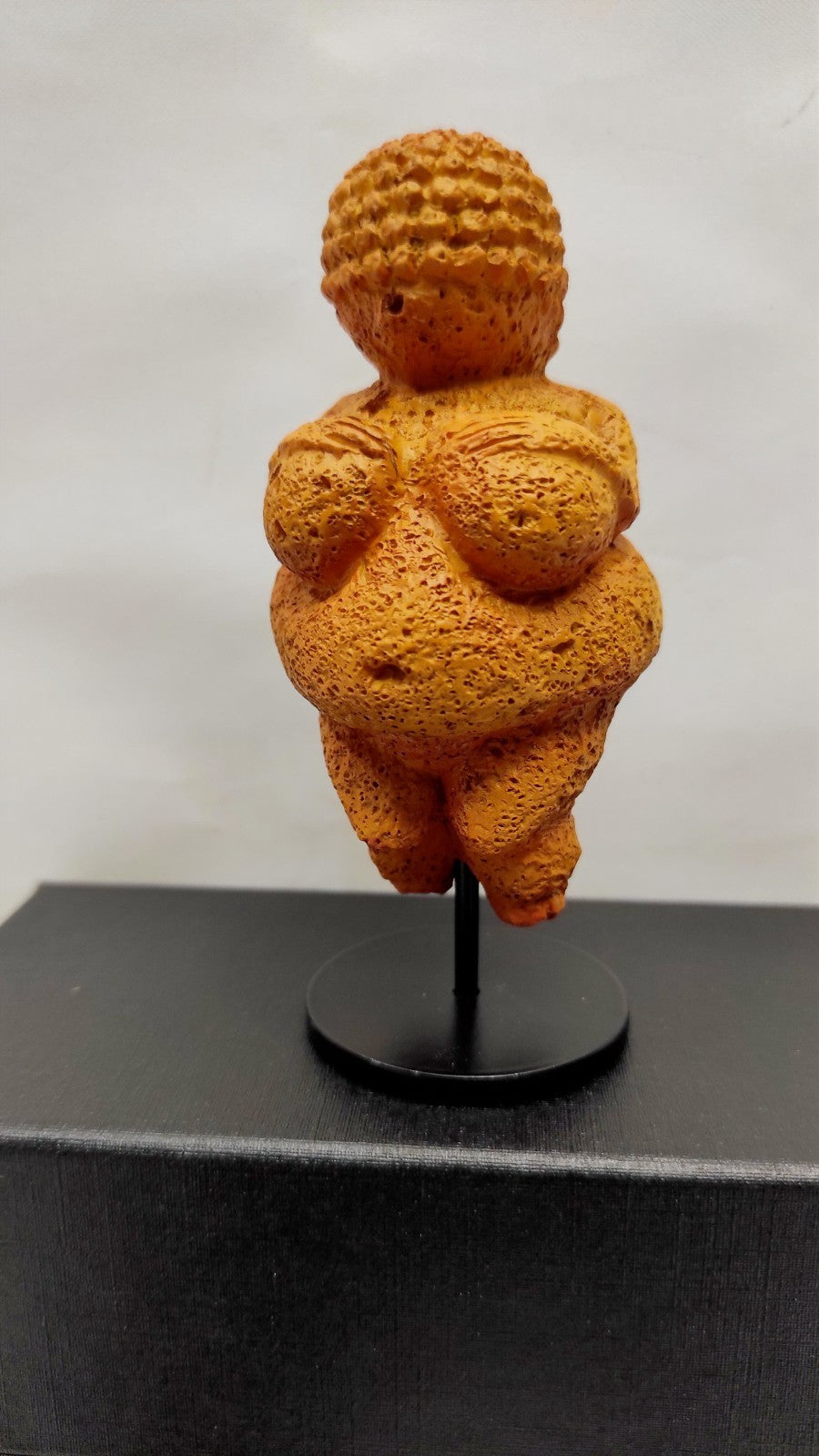 MINIATURE LA VENUS DE WILLENDORF/paléolithique supérieur