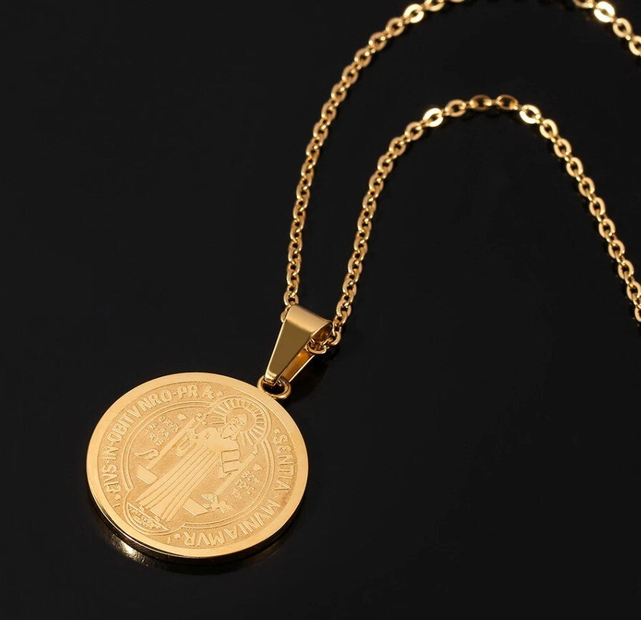 PENDENTIF MEDAILLE DE SAINT BENOIT Doré/PROTECTION