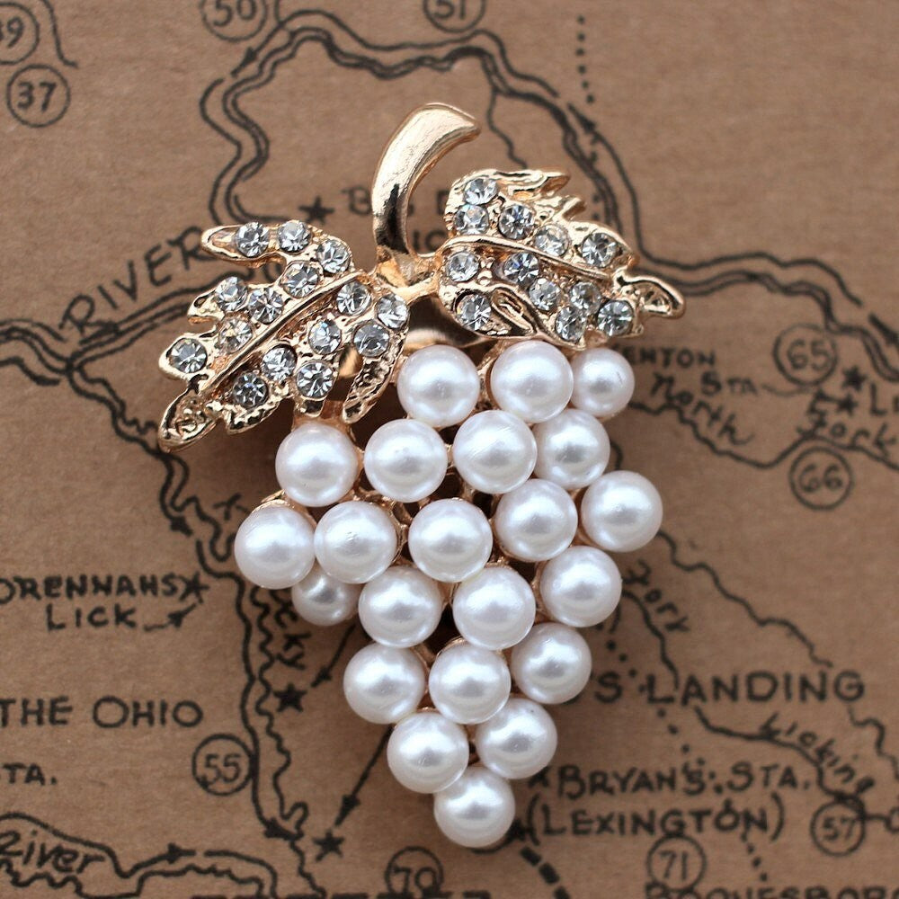 BROCHE GRAPPE DE RAISINS PERLES ET ZIRCONIA