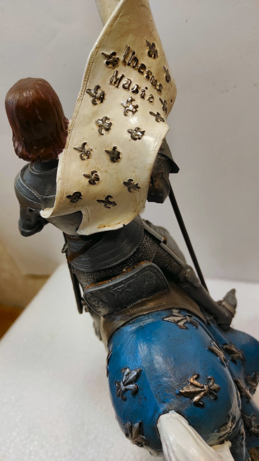 JEANNE D'ARC A CHEVAL/ARMOIERIES/FLEUR DE LYS
