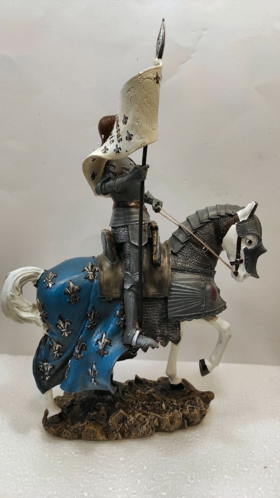 JEANNE D'ARC A CHEVAL/ARMOIERIES/FLEUR DE LYS