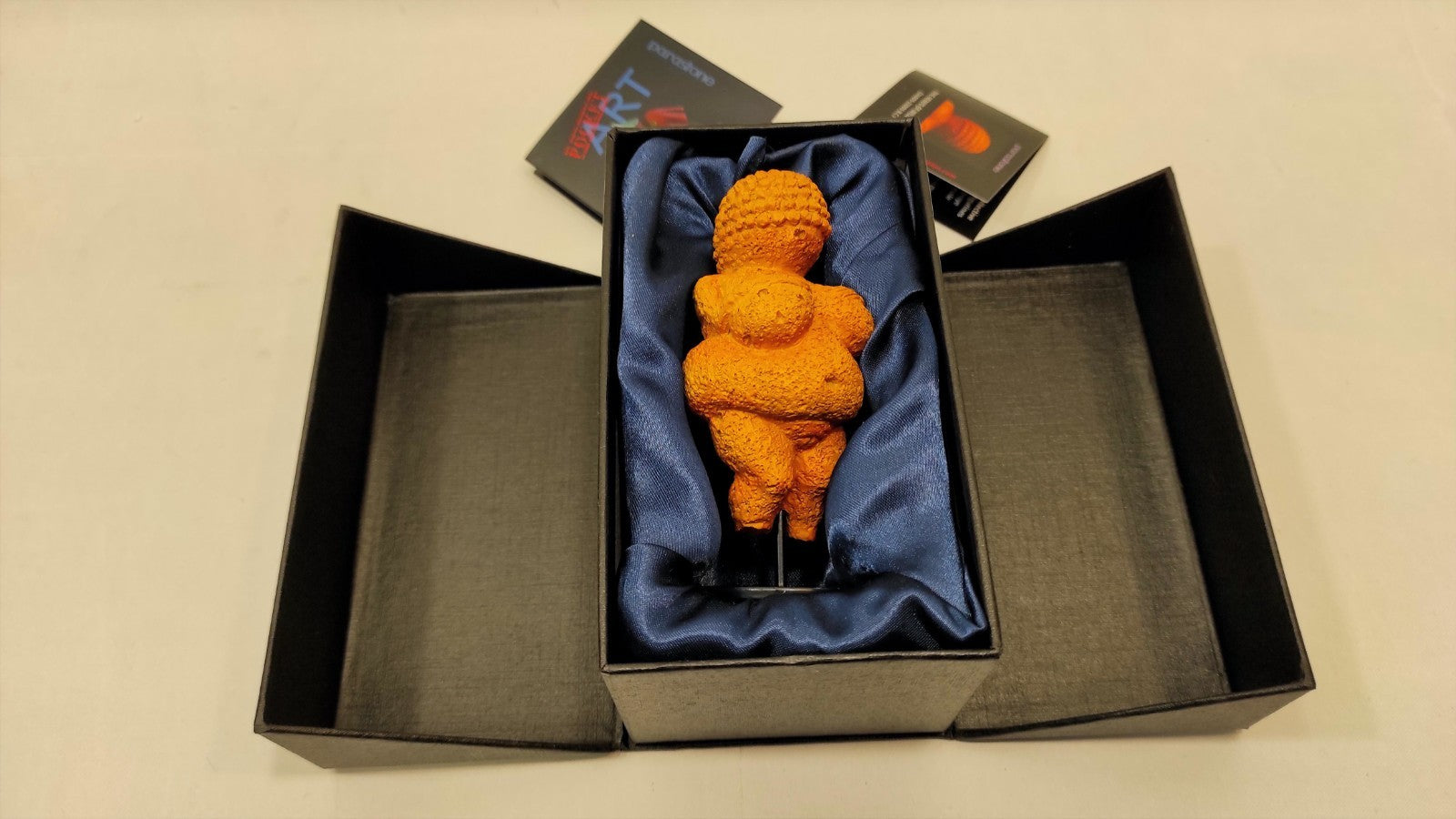 MINIATURE LA VENUS DE WILLENDORF/paléolithique supérieur