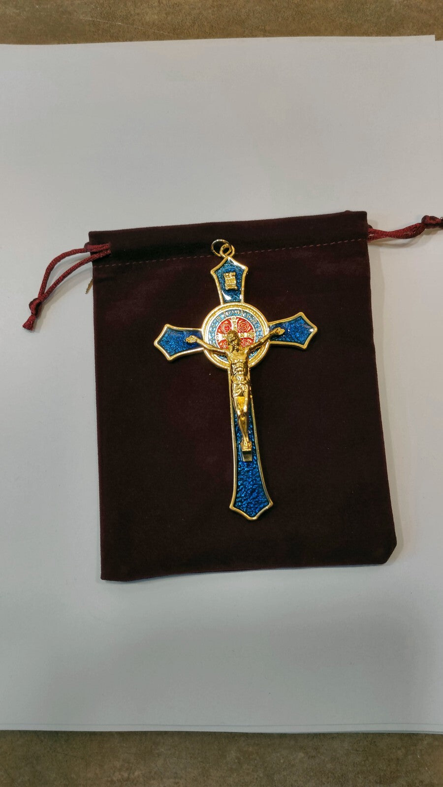 GRANDE CROIX CRUCIFIX JESUS ET SAINT BENOIT BLEUE