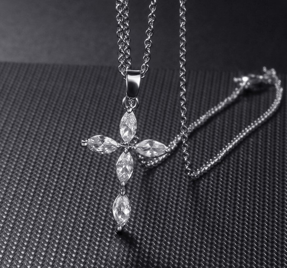 PENDENTIF CROIX CRISTAL BLEU/ZIRCONIA