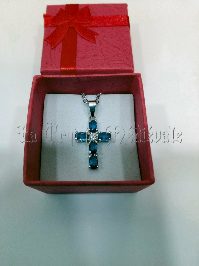 PENDENTIF CROIX CRISTAL BLEU/ZIRCONIA