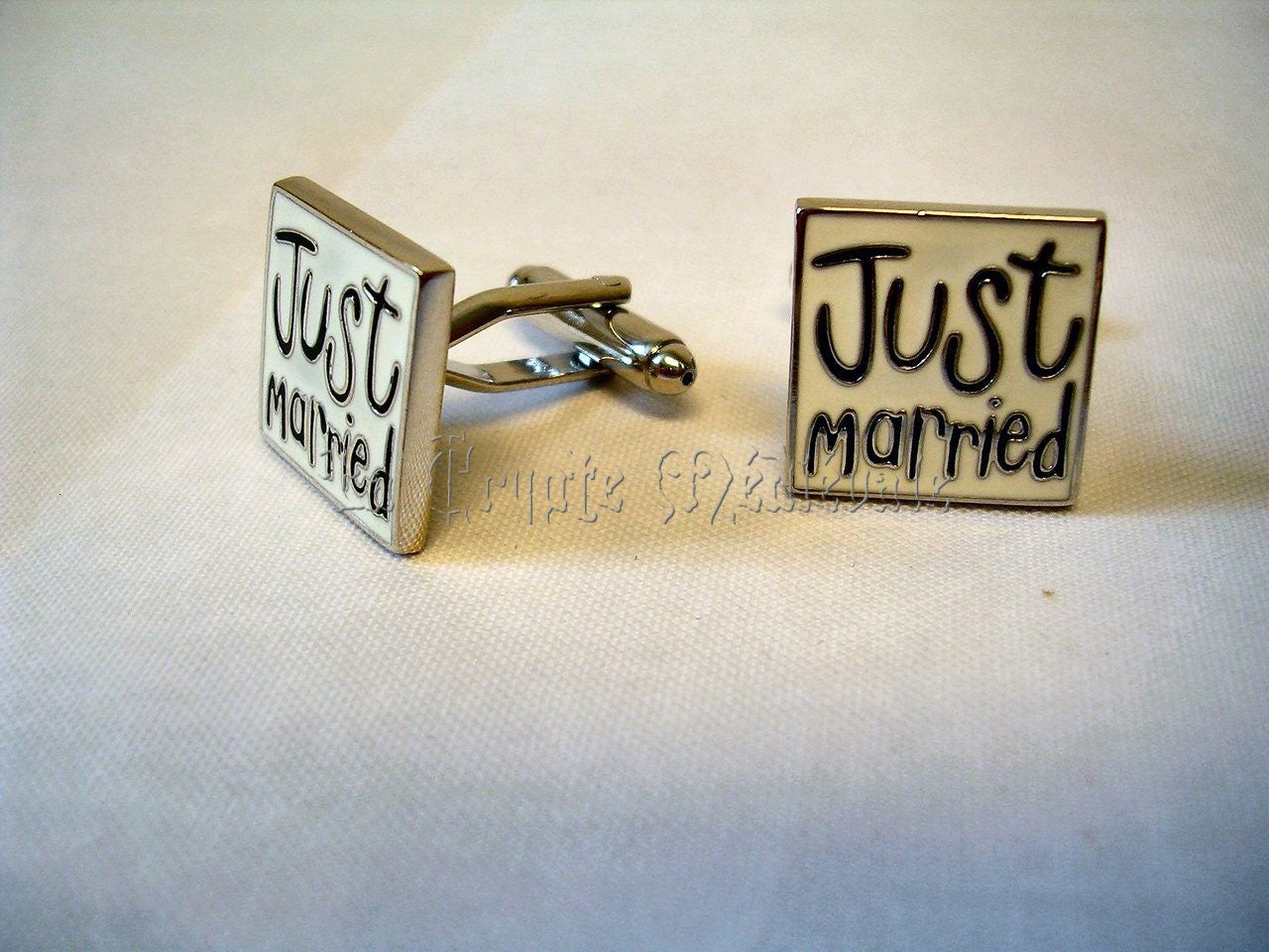 BOUTONS DE MANCHETTES MARIAGE/JUST MARRIED