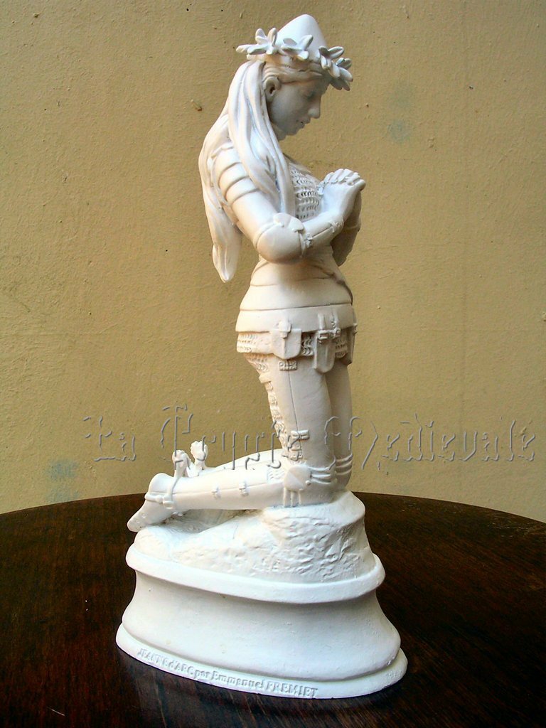 JEANNE D'ARC EN PRIERE en armure par FREMIET
