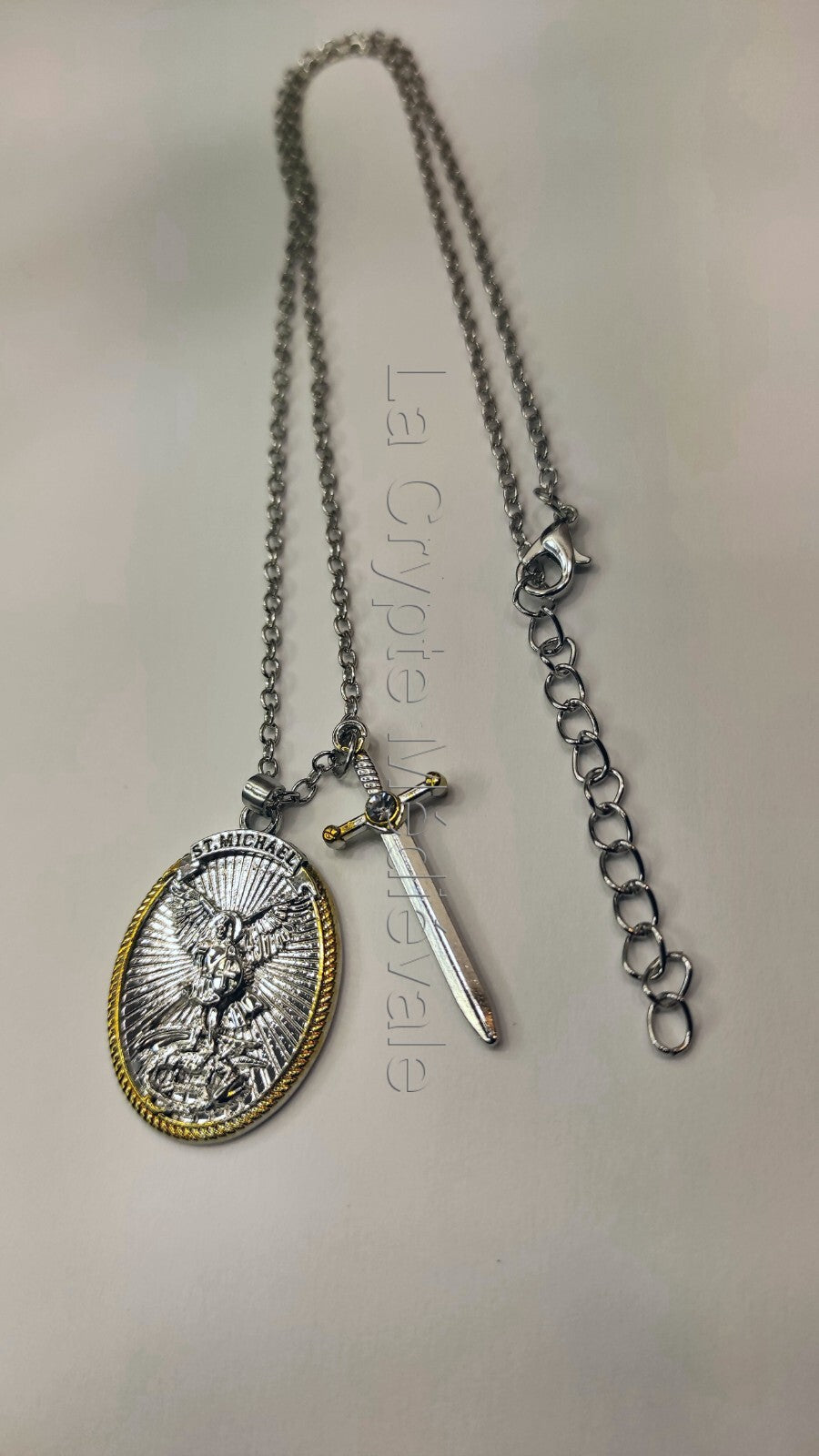 PENDENTIF ARCHANGE SAINT MICHEL AVEC EPEE