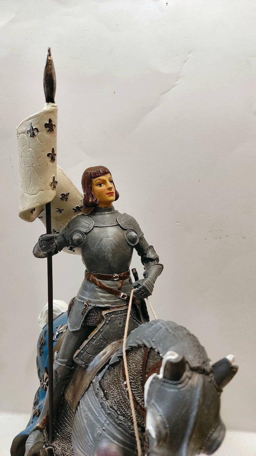 JEANNE D'ARC A CHEVAL/ARMOIERIES/FLEUR DE LYS