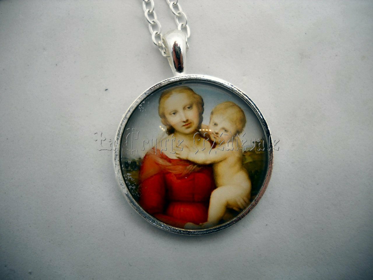 PENDENTIF VIERGE A L'ENFANT DE RAPHAEL SANZIO